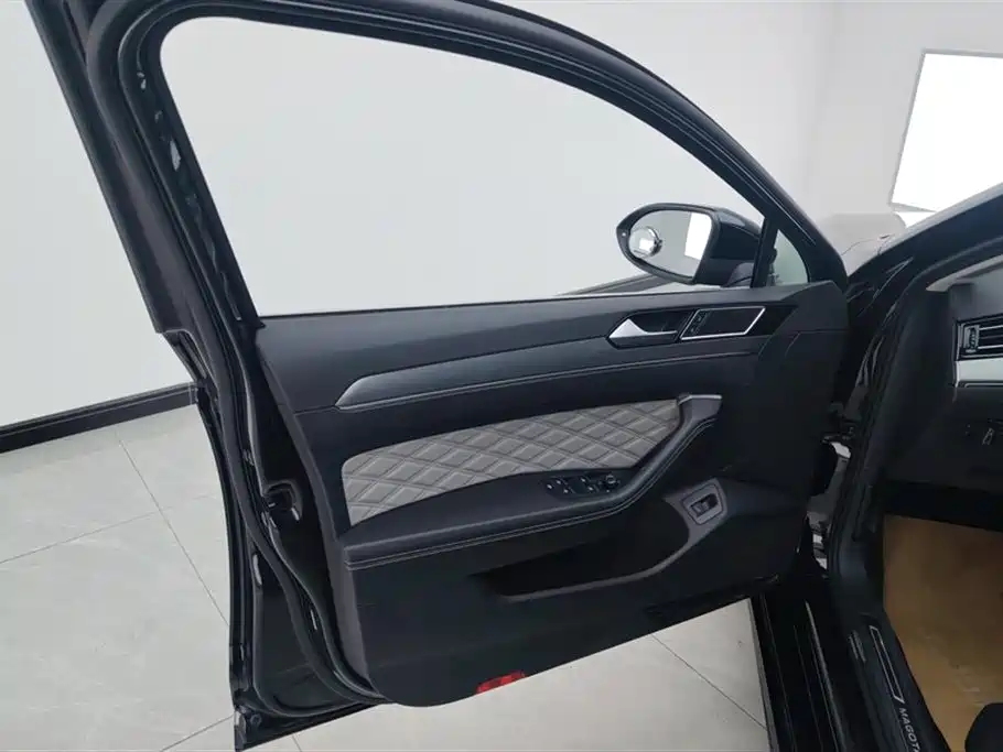 Volkswagen Magotan 2023 2 Million Units Anniversary Edition 330TSI DSG Leading Type фото 7