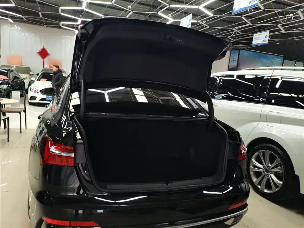Audi A6L 2025 45 TFSI quattro Premium Sport фото 19