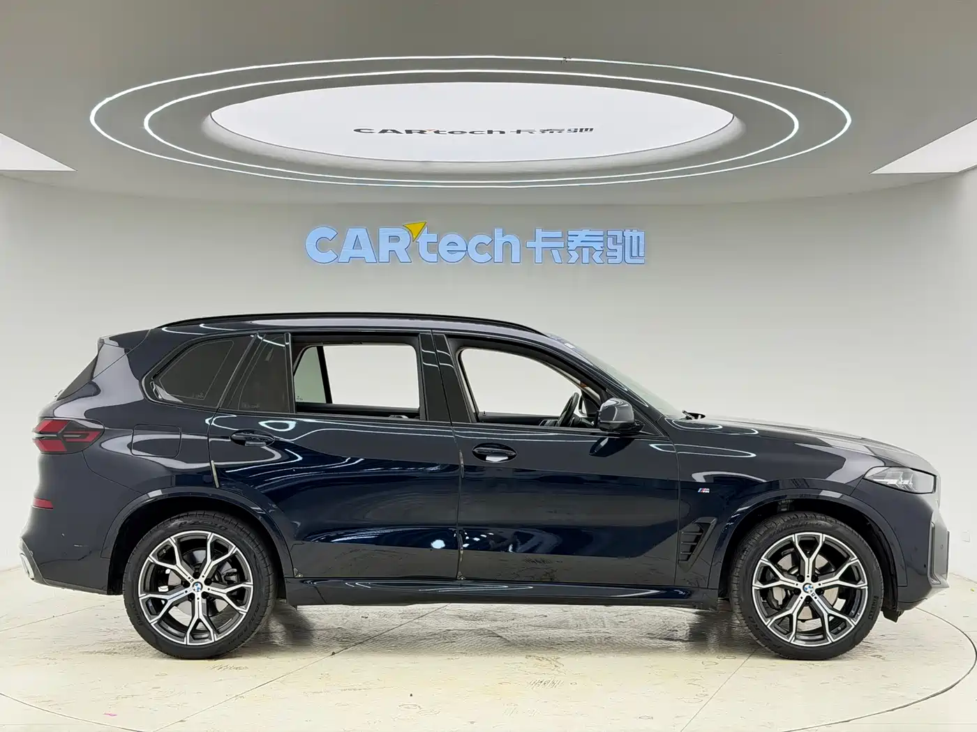 BMW X5 2023 xDrive 30Li Premium M Sport Package фото 5