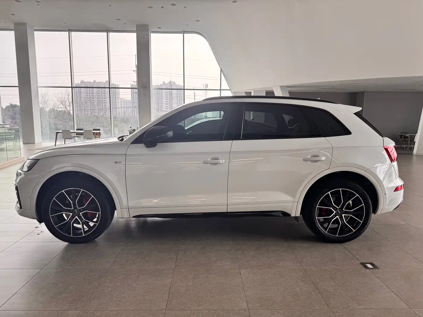 Audi Q5L 2023 45T Luxury Dynamic фото 3
