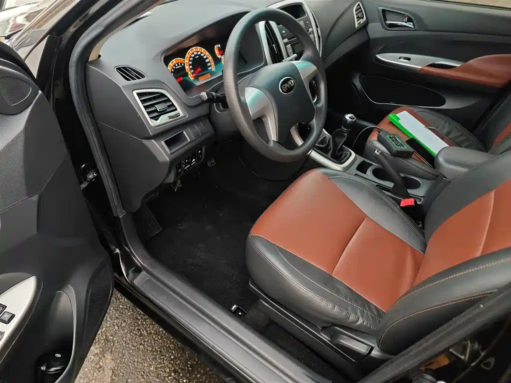 BYD F3 2016 1.5L Manual Comfort фото 16