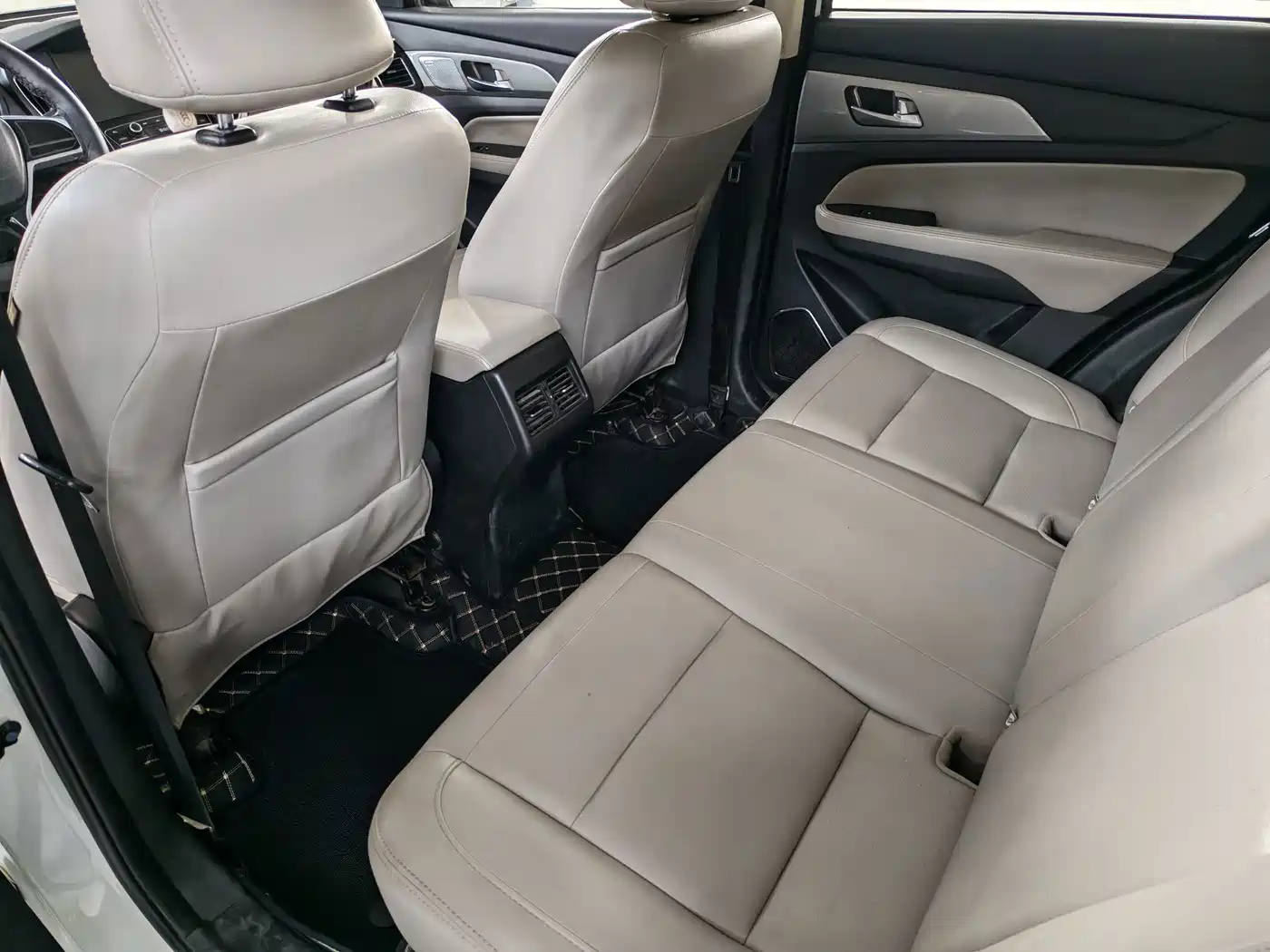 BAIC Huansu S5 2018 2017 1.3T Manual Luxury