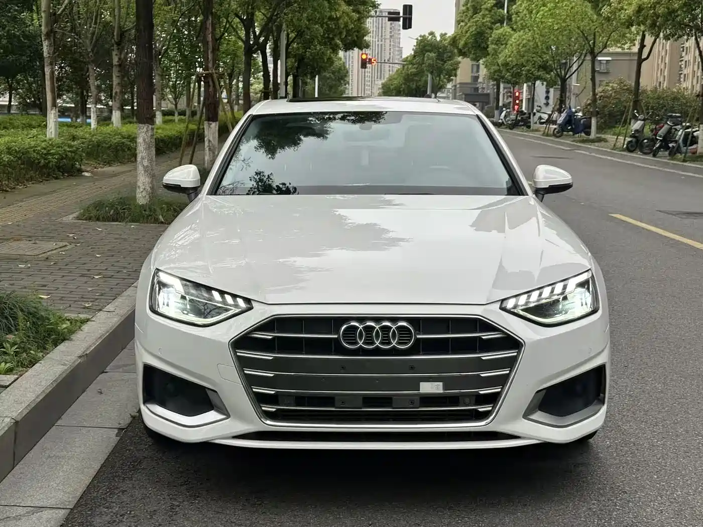 Audi A4L 2022 40 TFSI Fashion Elegance фото 2