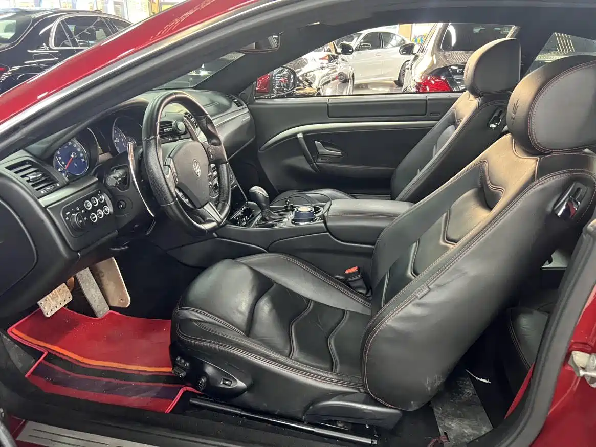 Maserati GranTurismo 2015 2007 4.2L Standard