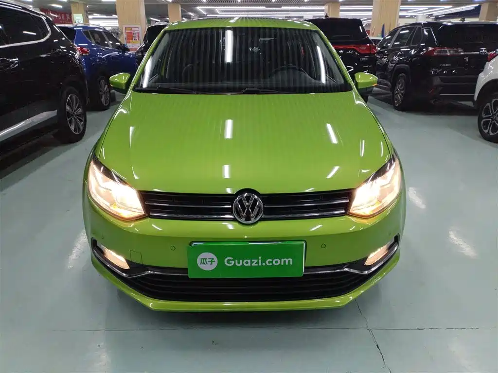 Volkswagen Polo 2014 1.6L Automatic Luxury Edition фото 19