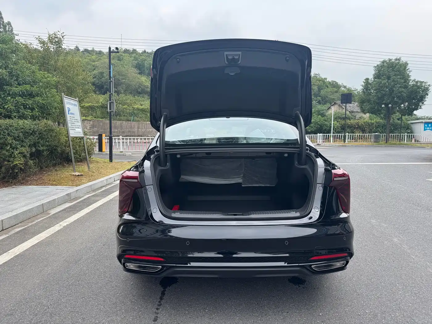 Hongqi H5 2026 2025 1.5T DCT Mystic Shadow