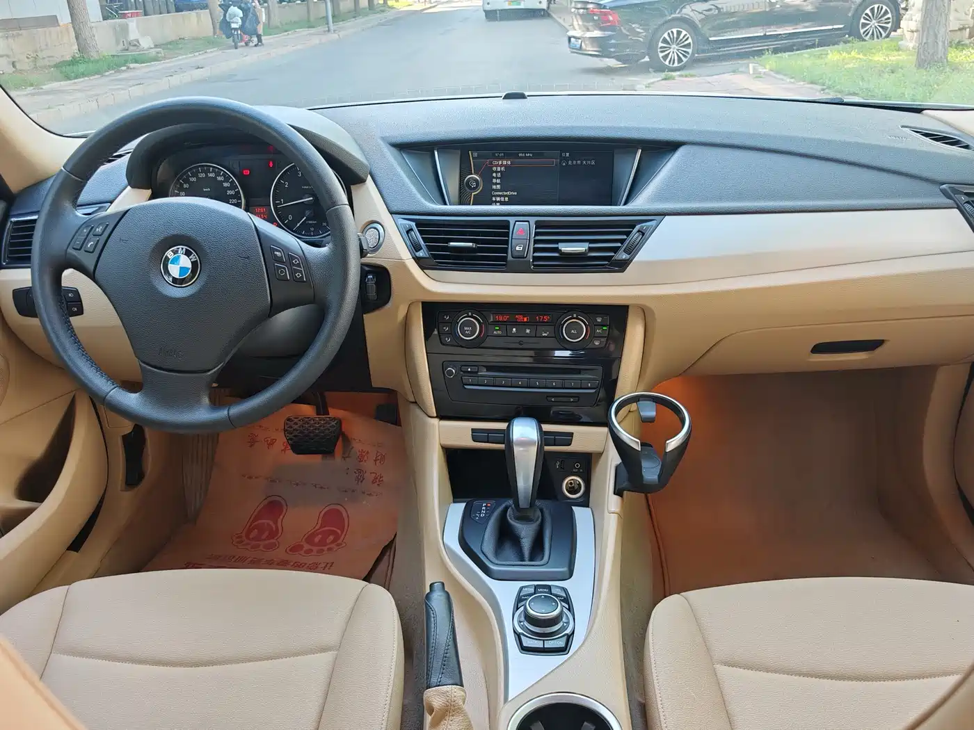 BMW X1 2013 sDrive18i Leading фото 17