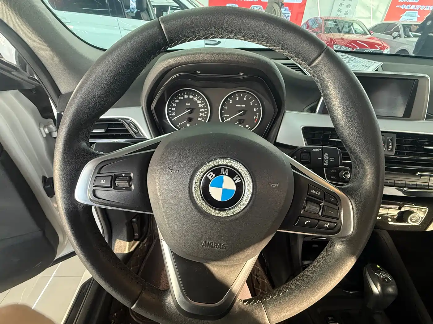 BMW X1 2016 sDrive18Li Luxury Model фото 13