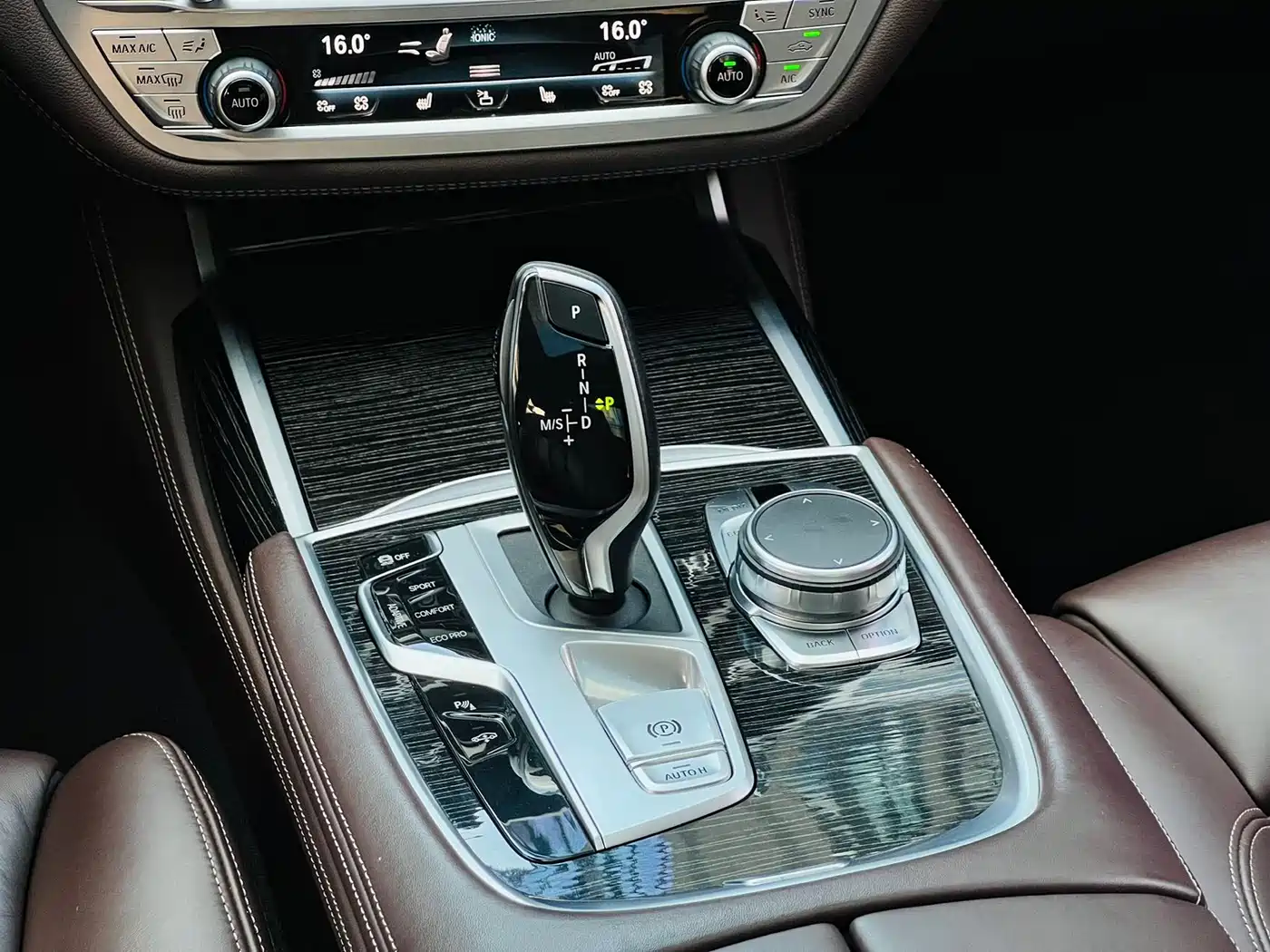 BMW 7 Series 2019 740Li Leading M Sport Package фото 18