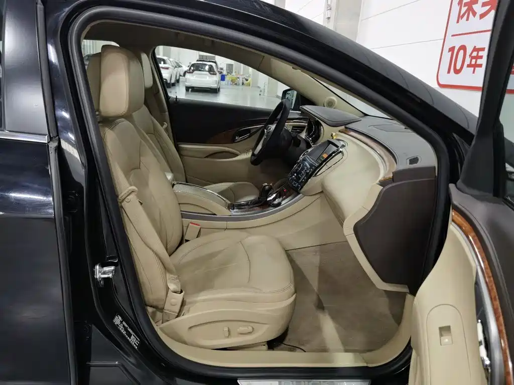 Фото 23 - Buick LaCrosse