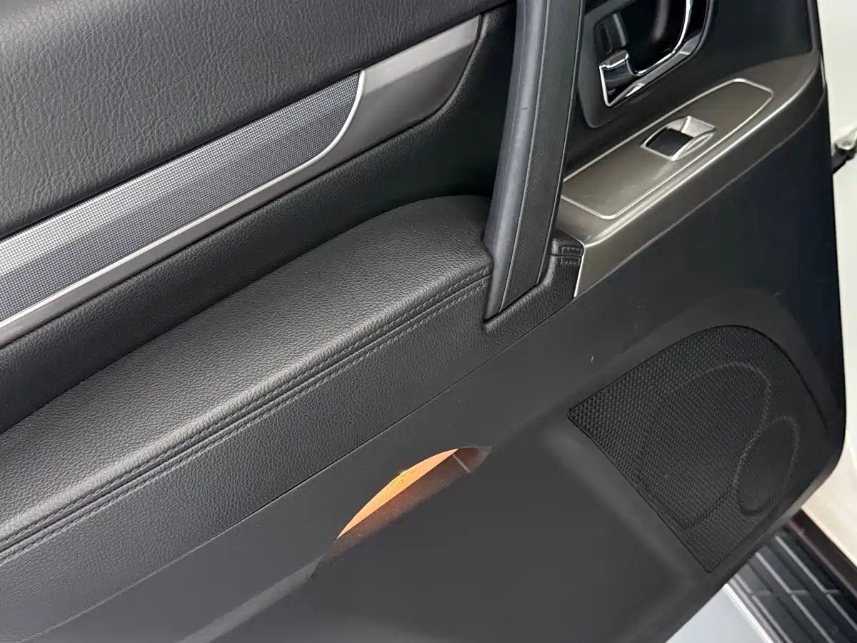 Mitsubishi Pajero (Import) 2020 3.0L Automatic Premium Edition фото 17