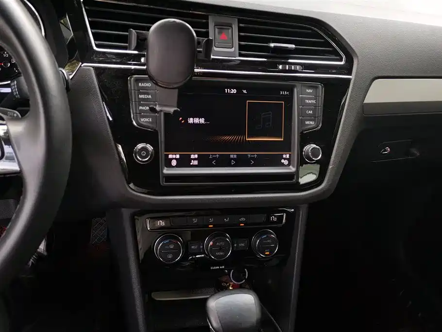 Volkswagen Tiguan L 2017 330TSI Automatic 2WD Comfort Edition фото 13