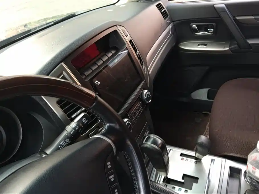 Mitsubishi Pajero (Import) 2019 3.0L Automatic Premium Edition фото 13