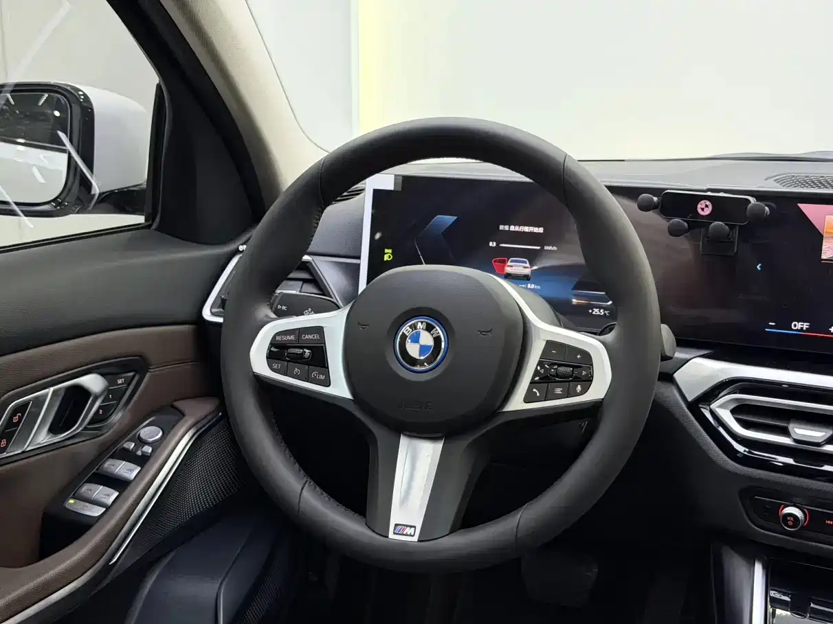 BMW i3 2024 eDrive 35 L фото 9