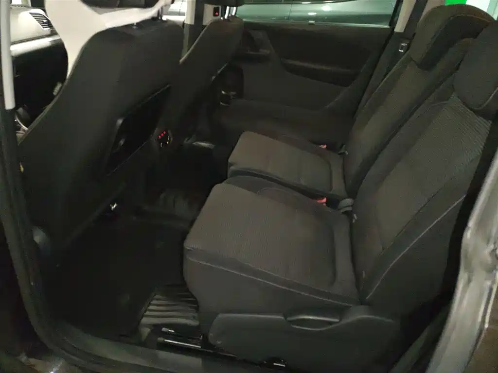 Volkswagen Sharan 2016 380TSI Comfort 7-seater фото 17