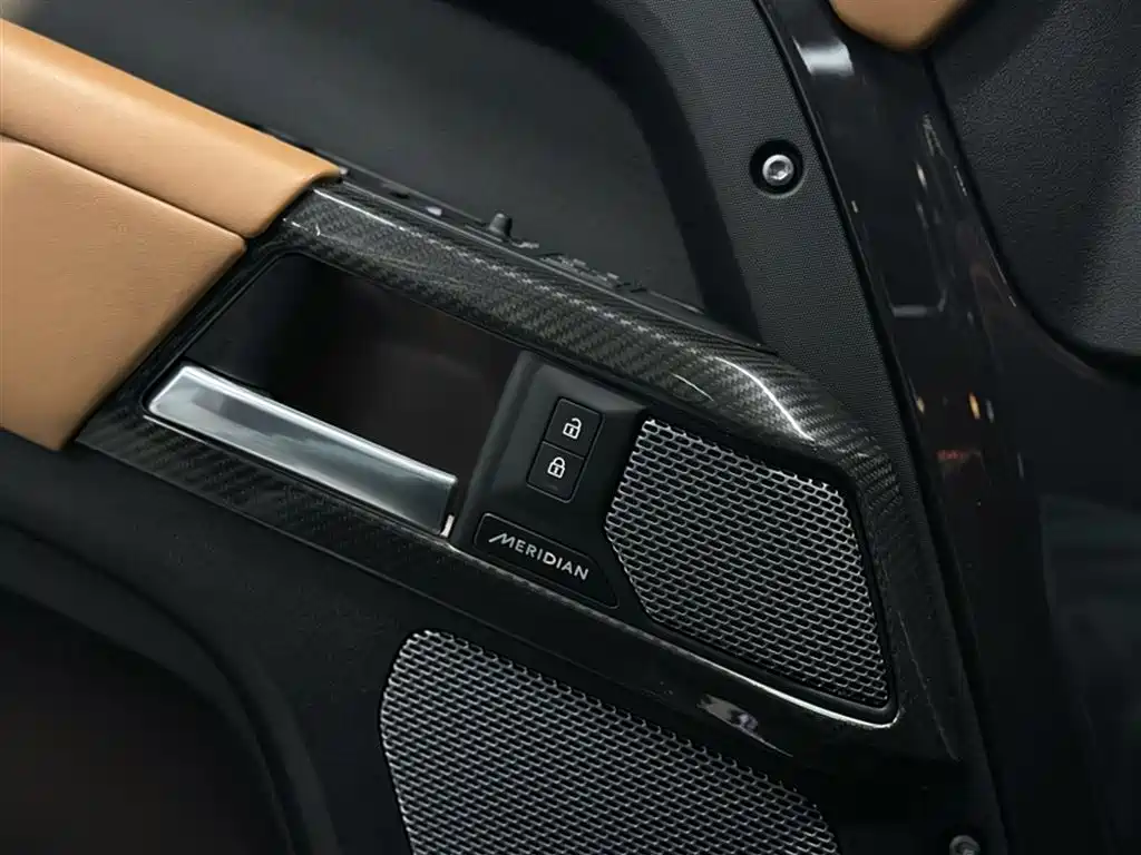 Land Rover Defender 2023 Facelift 110 3.0T P400 X-DYNAMIC HSE фото 25