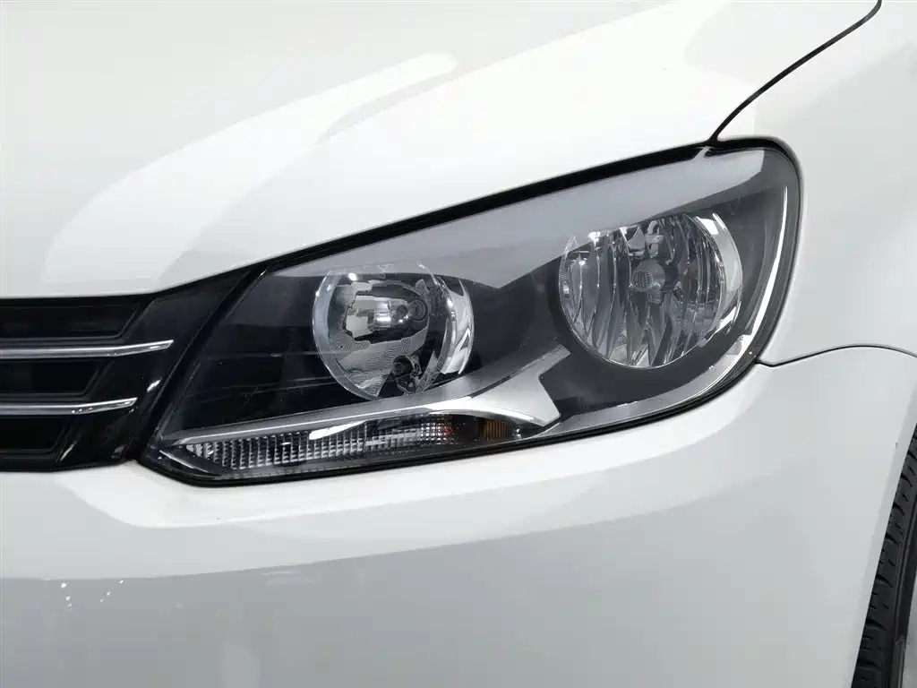 Volkswagen Touran 2015 1.4T Manual Trend Edition 5-seater фото 7