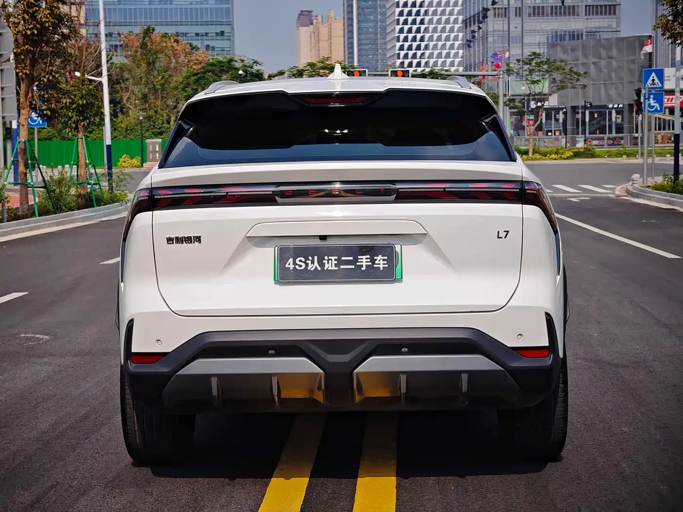 Geely Galaxy Galaxy L7 2024 1.5T 115km MAX Soaring Dragon Edition фото 6