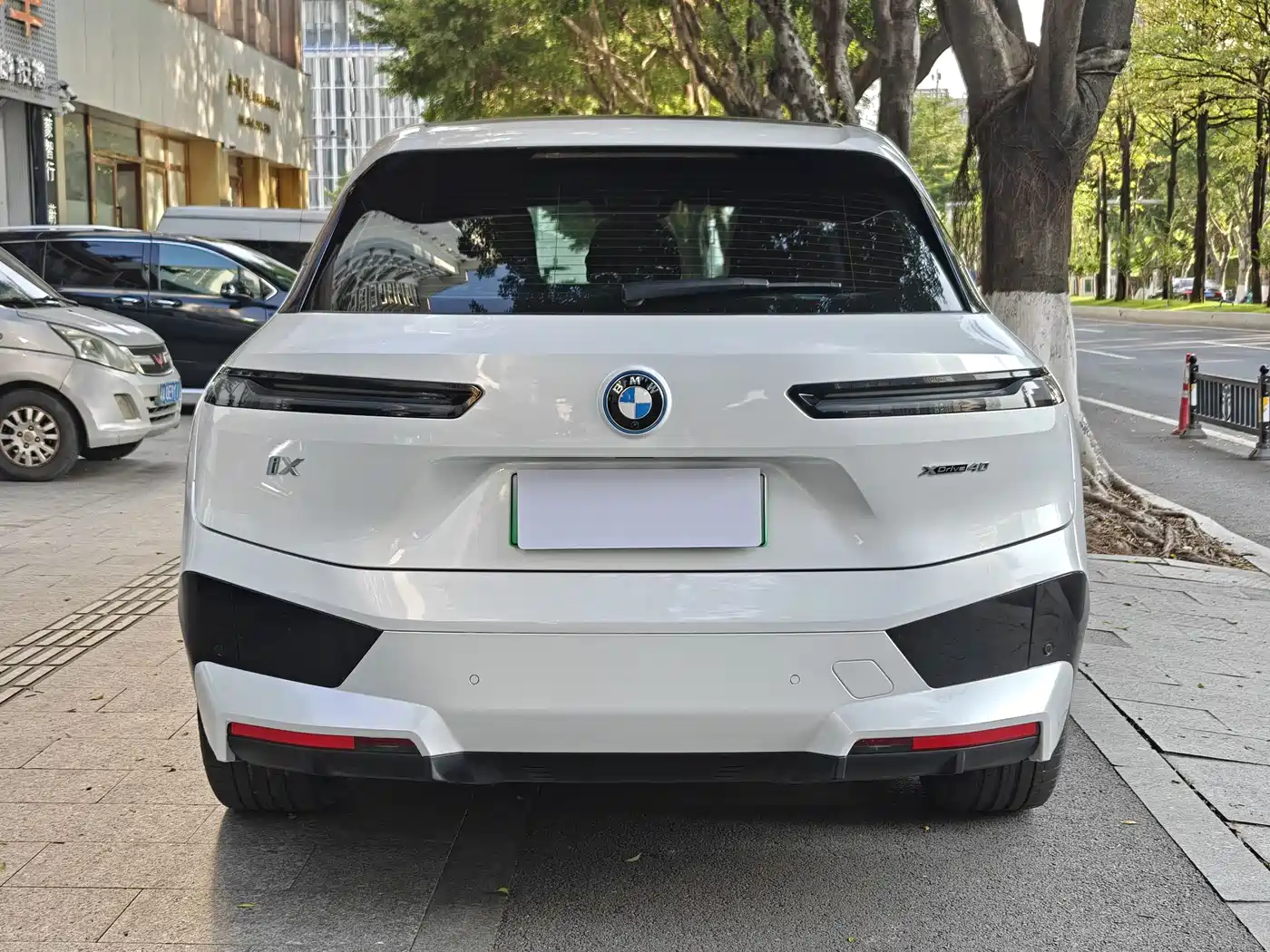 BMW iX 2022 xDrive40 фото 19