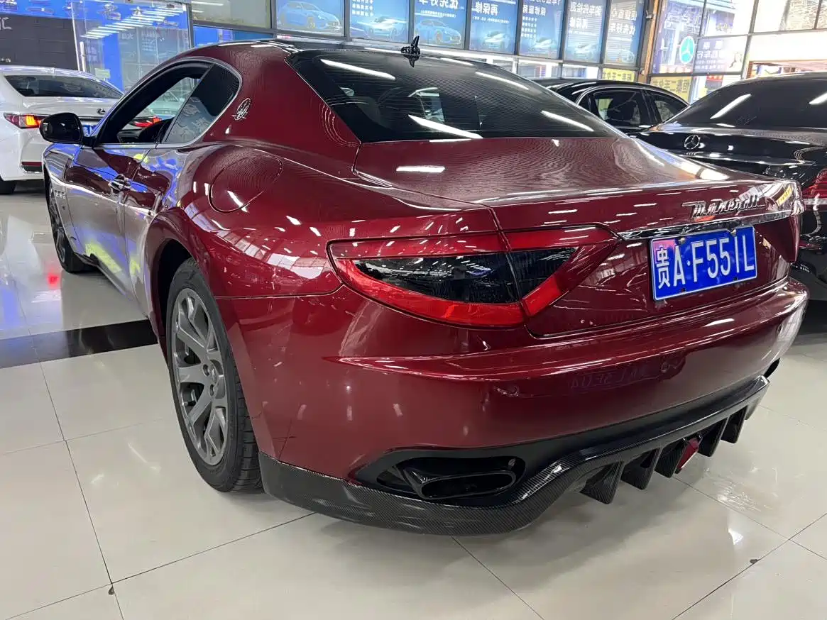 Maserati GranTurismo 2015 2007 4.2L Standard