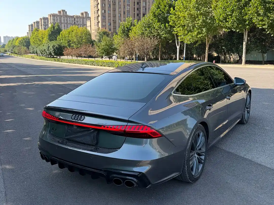 صورة 7 - Audi A7