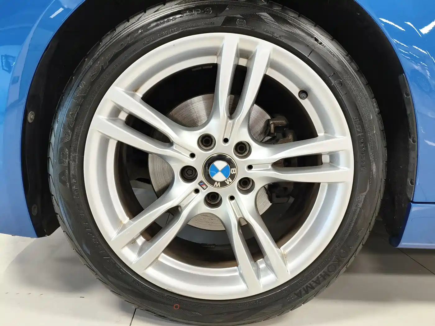 BMW 3 Series 2017 320i M Sport фото 26
