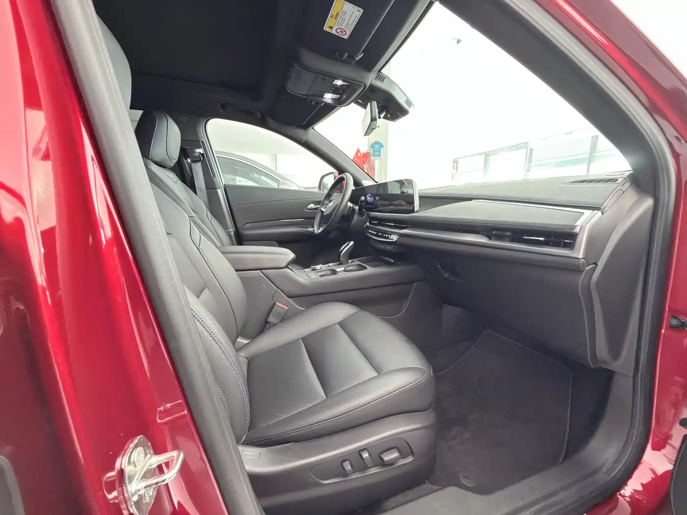 Cadillac XT4 2024 28T 4WD Luxury Edition фото 5