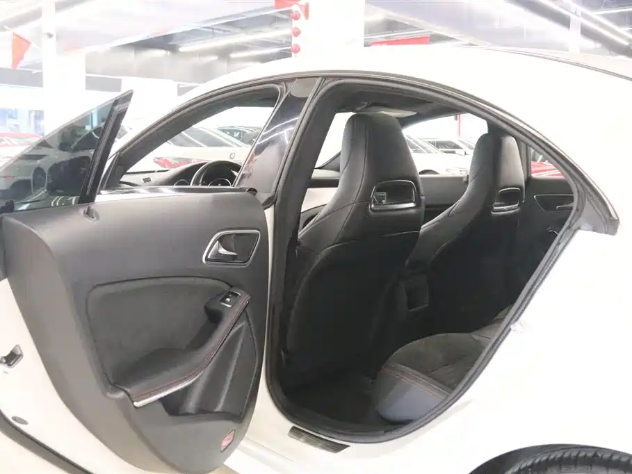 Mercedes-Benz CLA (Import) 2016 Facelift CLA 220 4MATIC фото 13