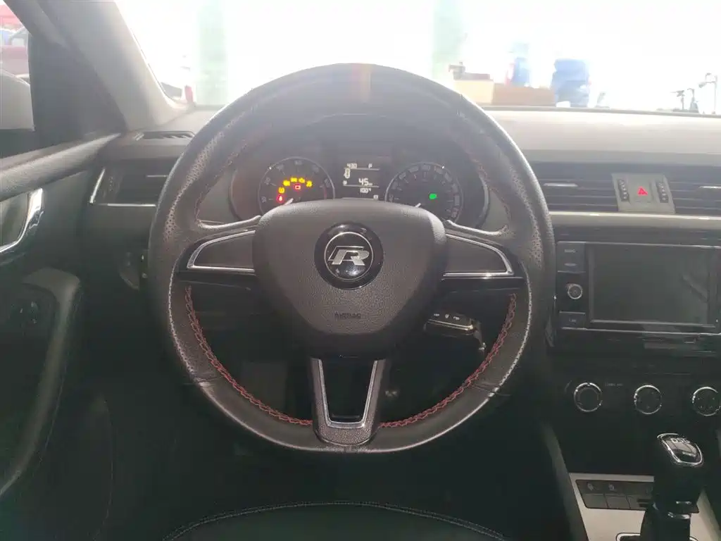 Škoda Octavia 2018 TSI230 DSG Comfort Edition фото 11