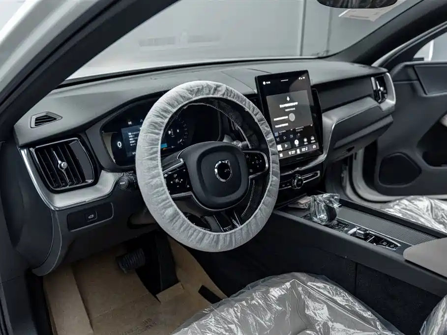 Фото 7 - Volvo XC60