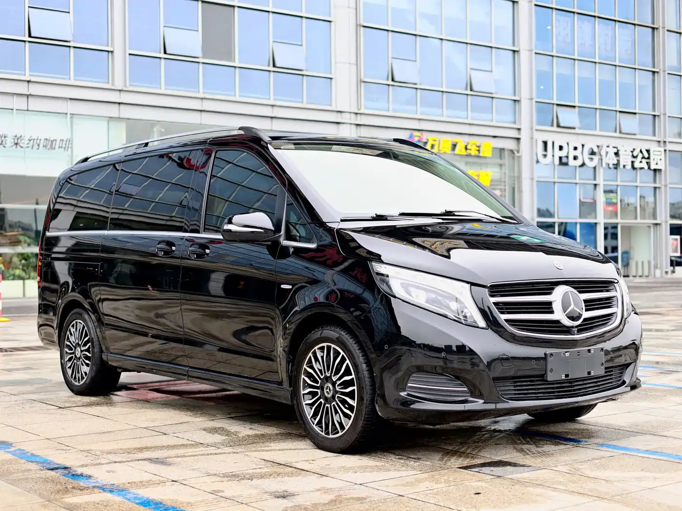 Фото 3 - Mercedes-Benz V-Class