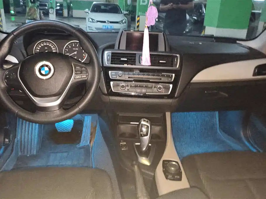 BMW 1 Series (Import) 2016 118i Leading фото 12