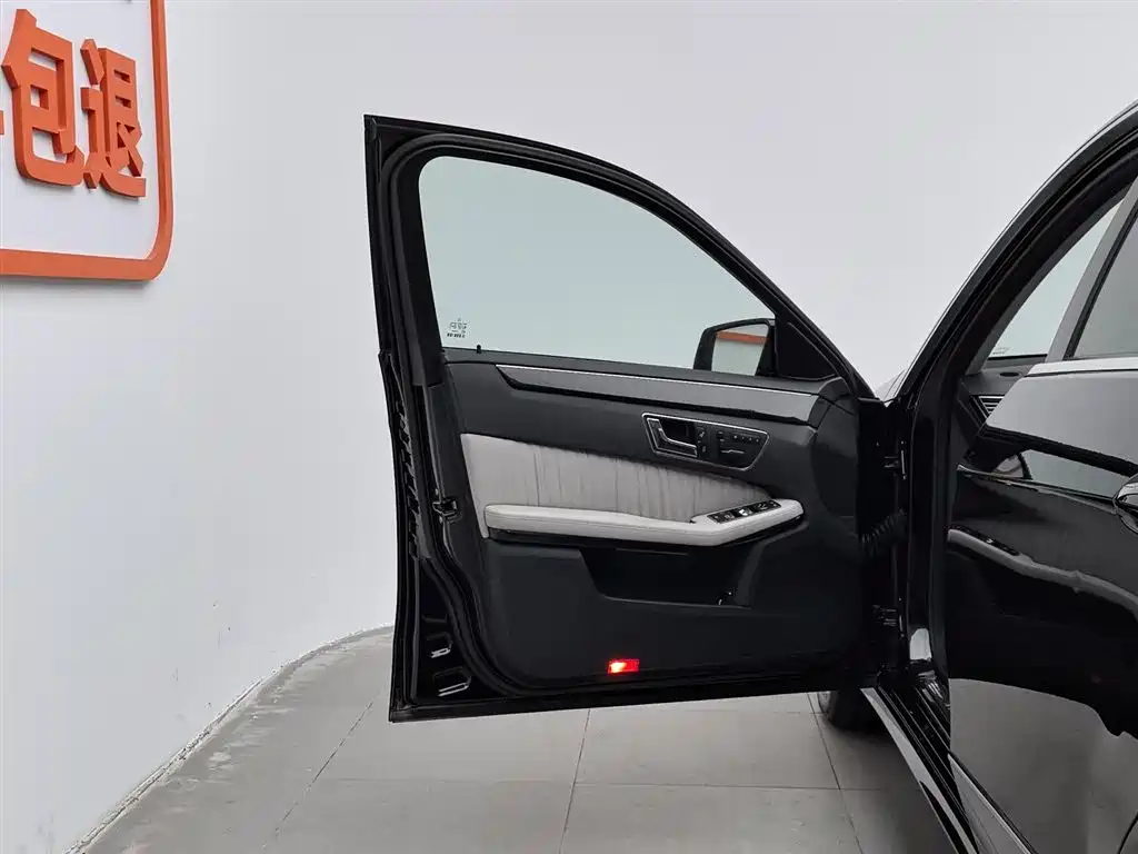 Mercedes-Benz E-Class (Import) 2010 Model E 300 Fashion Luxury Edition фото 8