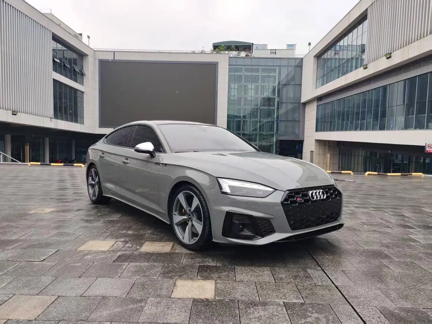 Photo 3 - Audi S5