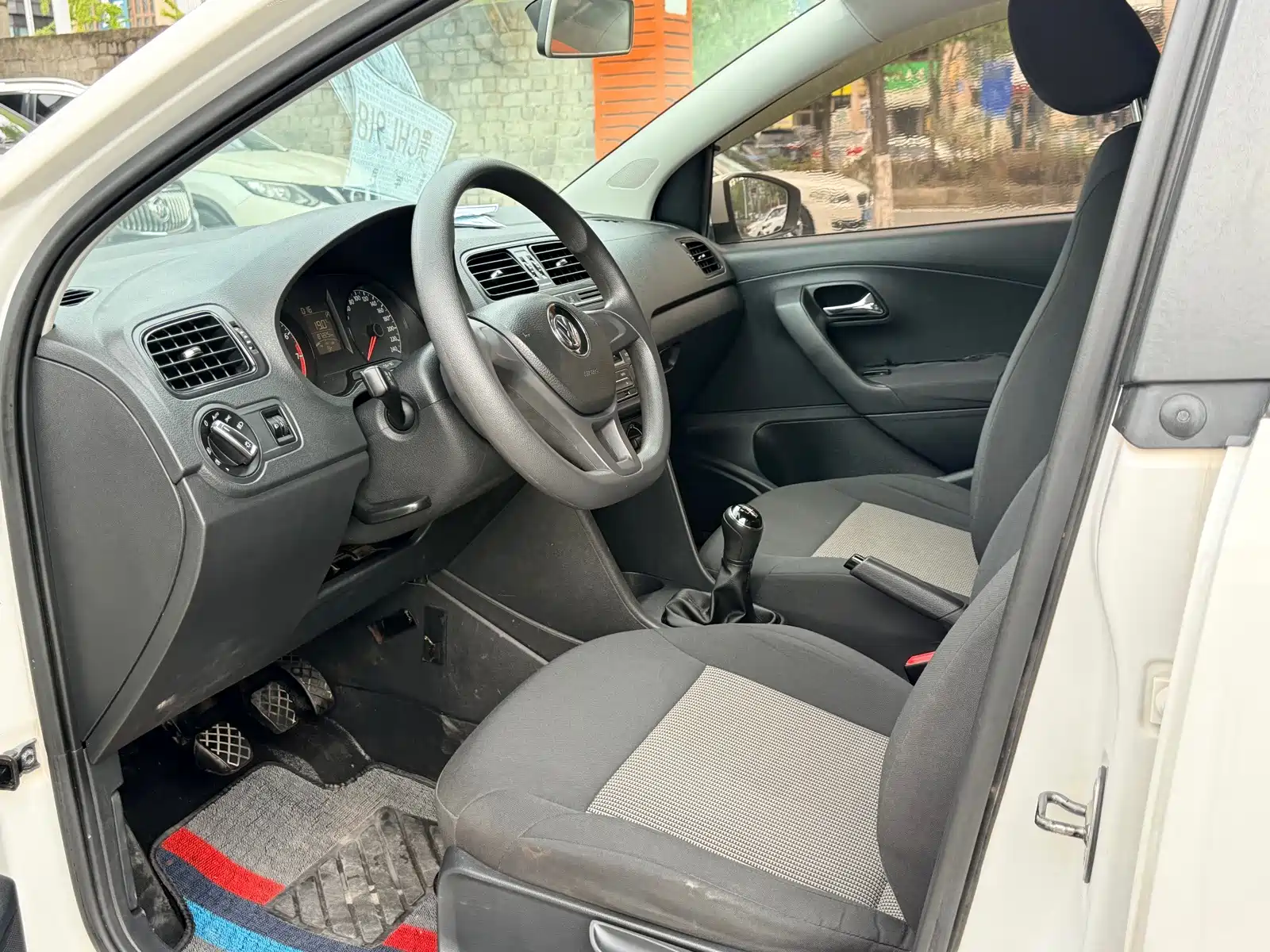 Фото 4 - Volkswagen Polo