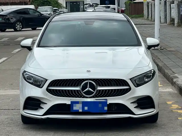 Mercedes-Benz A-Class 2022 Facelift A 200 L Sport Sedan Fashion Style — фото 2