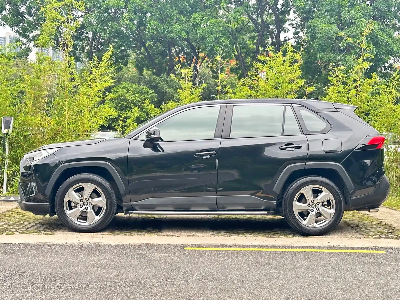 Toyota RAV4 Rongfang 2021 2.0L CVT 2WD Trend фото 20