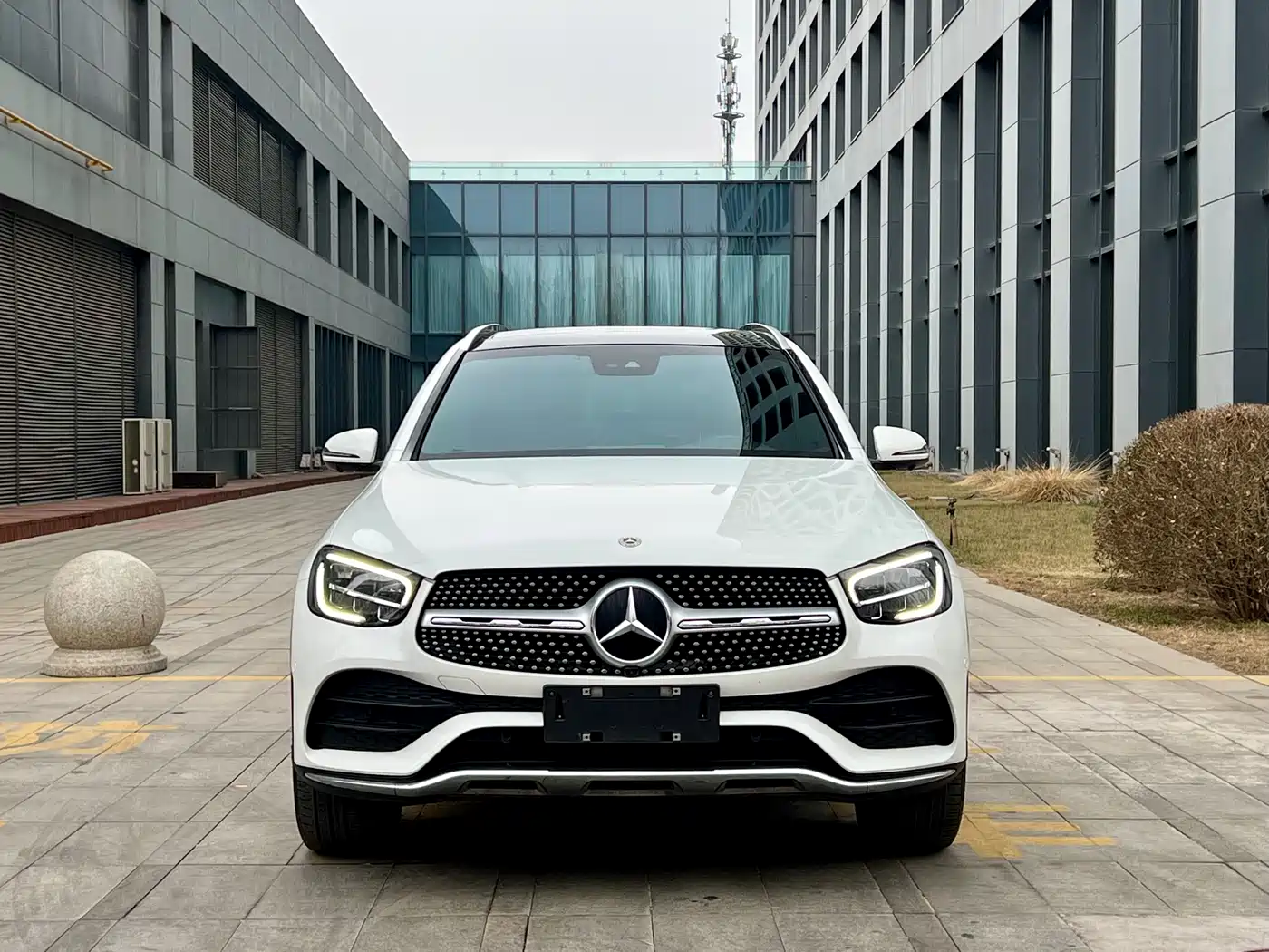 MERCEDES-BENZ GLC