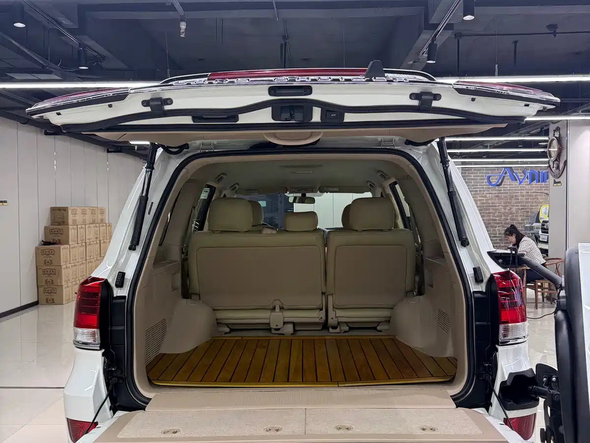 Toyota Land Cruiser (Import) 2015 2015 4.0L V6 Middle East Limited Edition