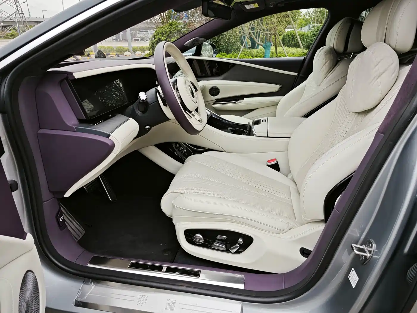 Yangwang U7 2025 2025 Model PHEV 4-Seat Flagship
