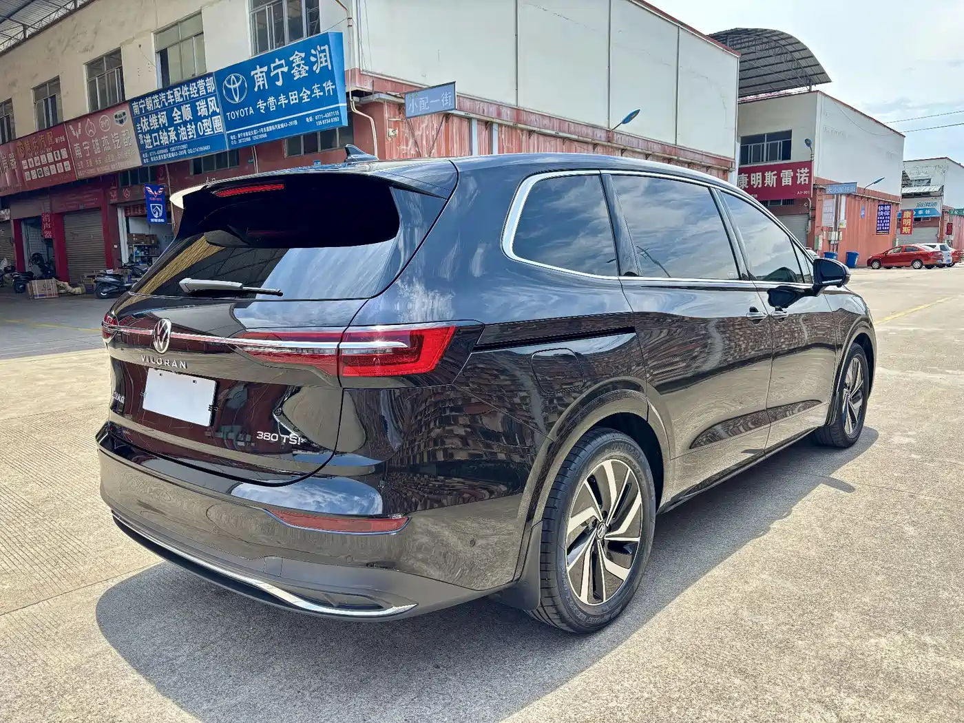 Volkswagen Viloran 2024 380TSI Prestige Edition фото 4