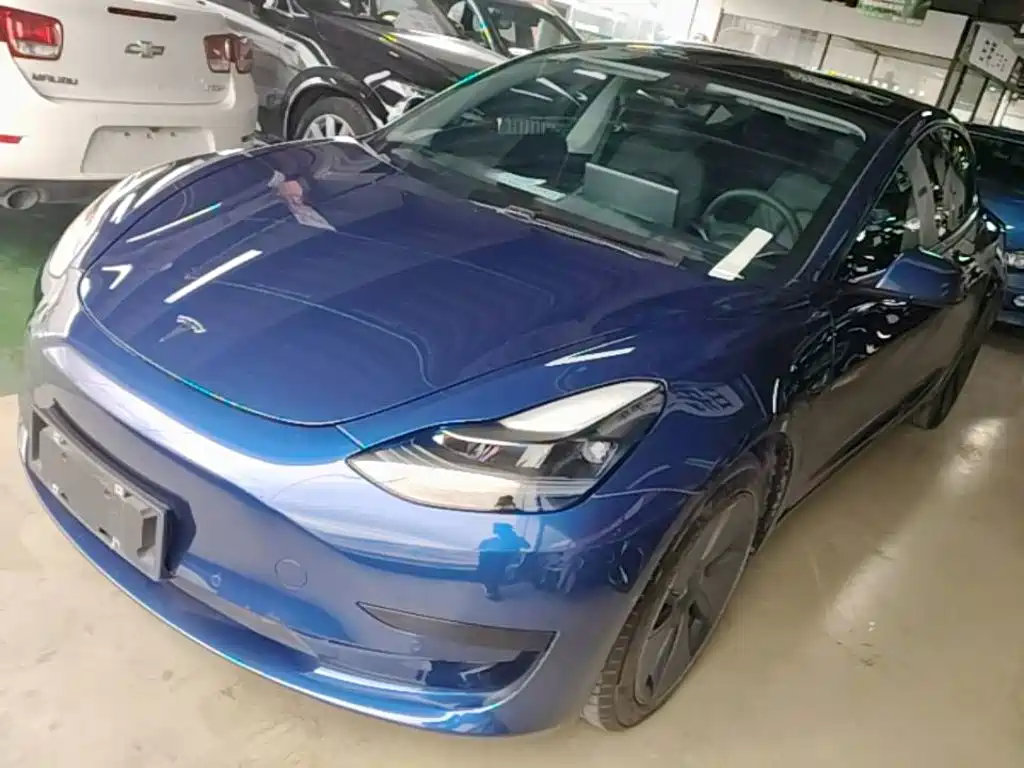 Фото 2 - Tesla Model 3
