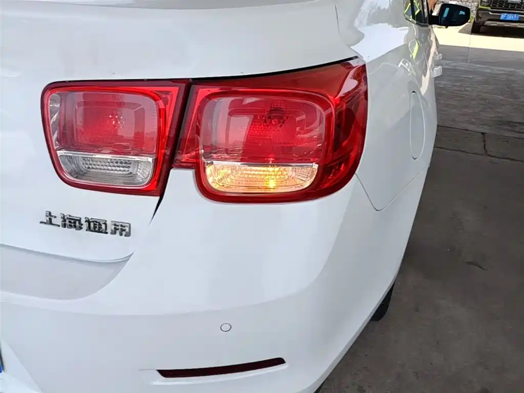 Chevrolet Malibu 2014 2.0L Automatic Luxury фото 8