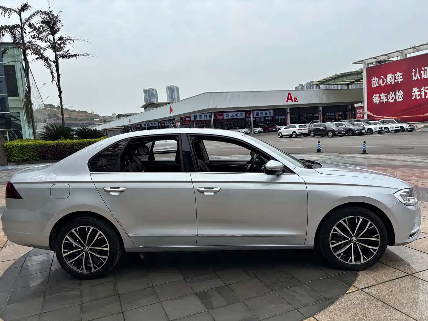 Volkswagen Bora 2018 1.5L Automatic Comfort фото 4