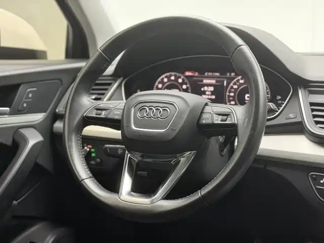 Photo 11 - Audi Q5L