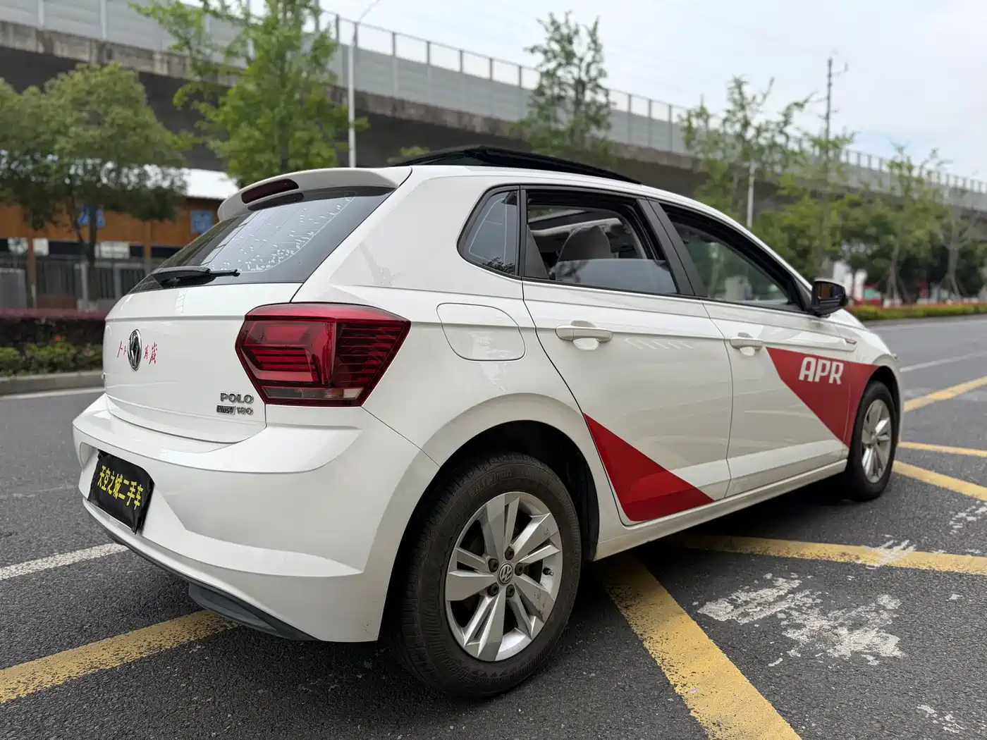 Volkswagen Polo 2019 Plus 1.5L Automatic Panorama Enjoyment Edition фото 22