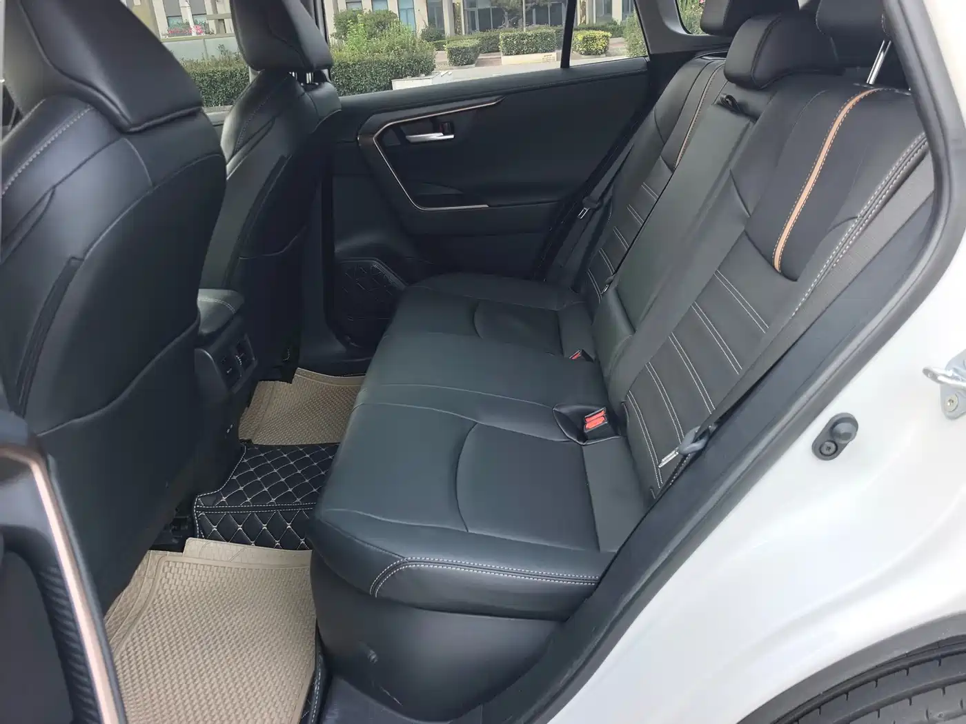 Toyota Wildlander 2025 2024 Hybrid 2.5L E-CVT FWD Luxury PLUS Edition
