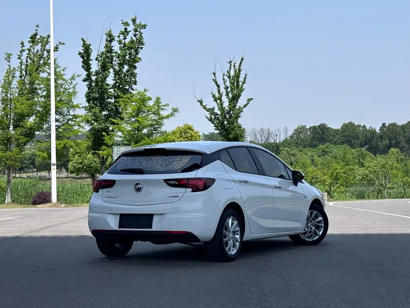 Buick Verano 2016 Hatchback 15S Automatic Leading фото 18