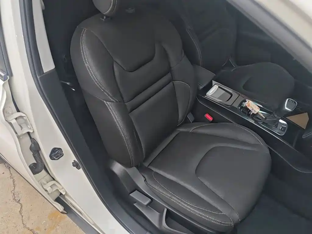 Luxgen U6 SUV 2019 2017 Facelift 1.6T Innovation