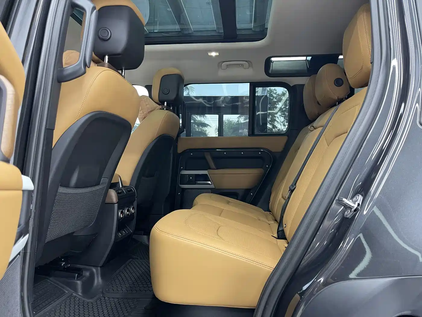 Land Rover Defender 2024 110 3.0T P400 Dark Special Edition фото 20